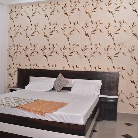 Shree Gorakhnath Guest House Ayodhya Екстер'єр фото